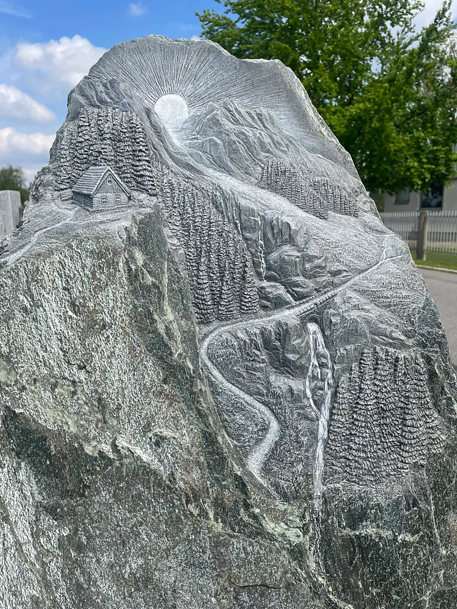 In Stein gemeißelte Berglandschaft