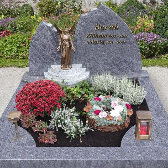 Denkmal mit Bronzeengel