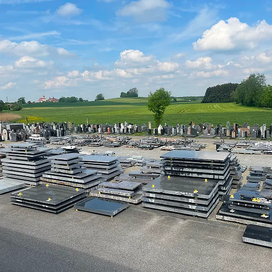 Außenbereich mit Material