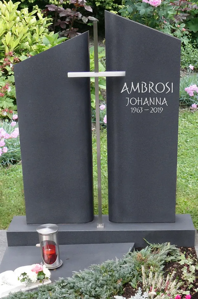 Denkmal Nero Assoluto geschliffen