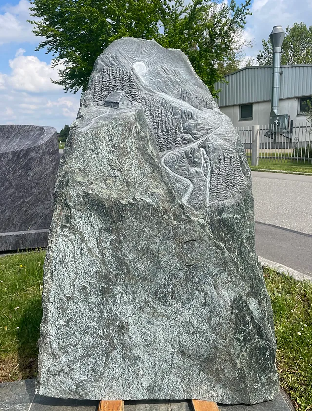 In Stein gemeißelte Berglandschaft